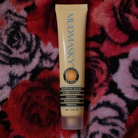 Makeup Bundle - Picture 6 of 8